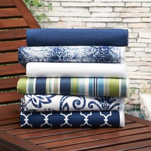 choosing the optimal fabric for patio furniture